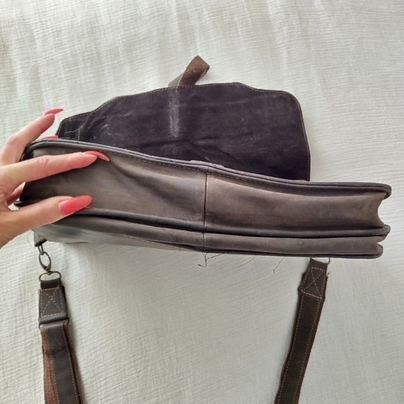 Mex Mates oiled Mexican leather men's messenger briefcase - Picture 5 of 11